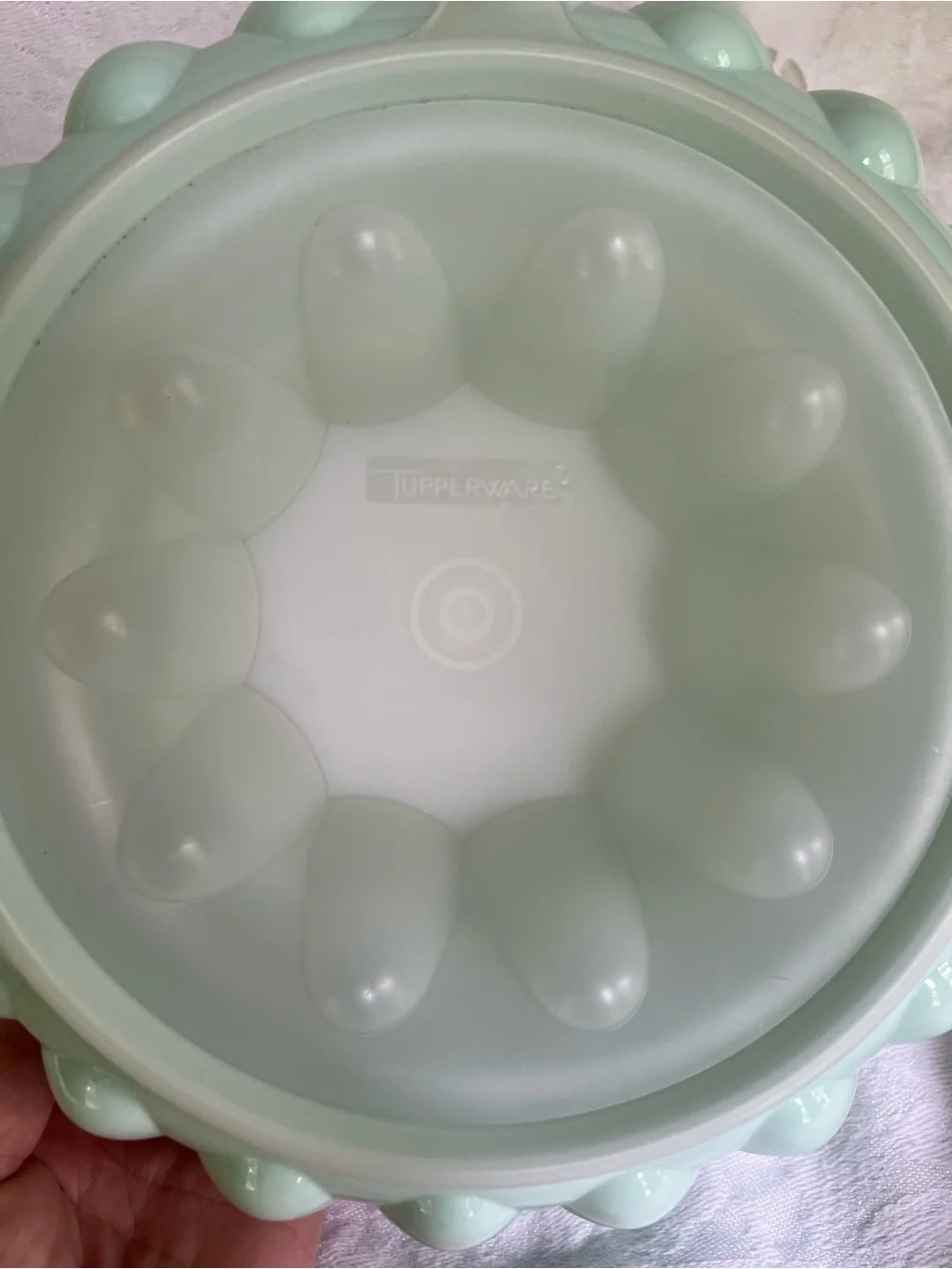 Tupperware Mint Green Round Plastic Jello Mold Bowl with Lid